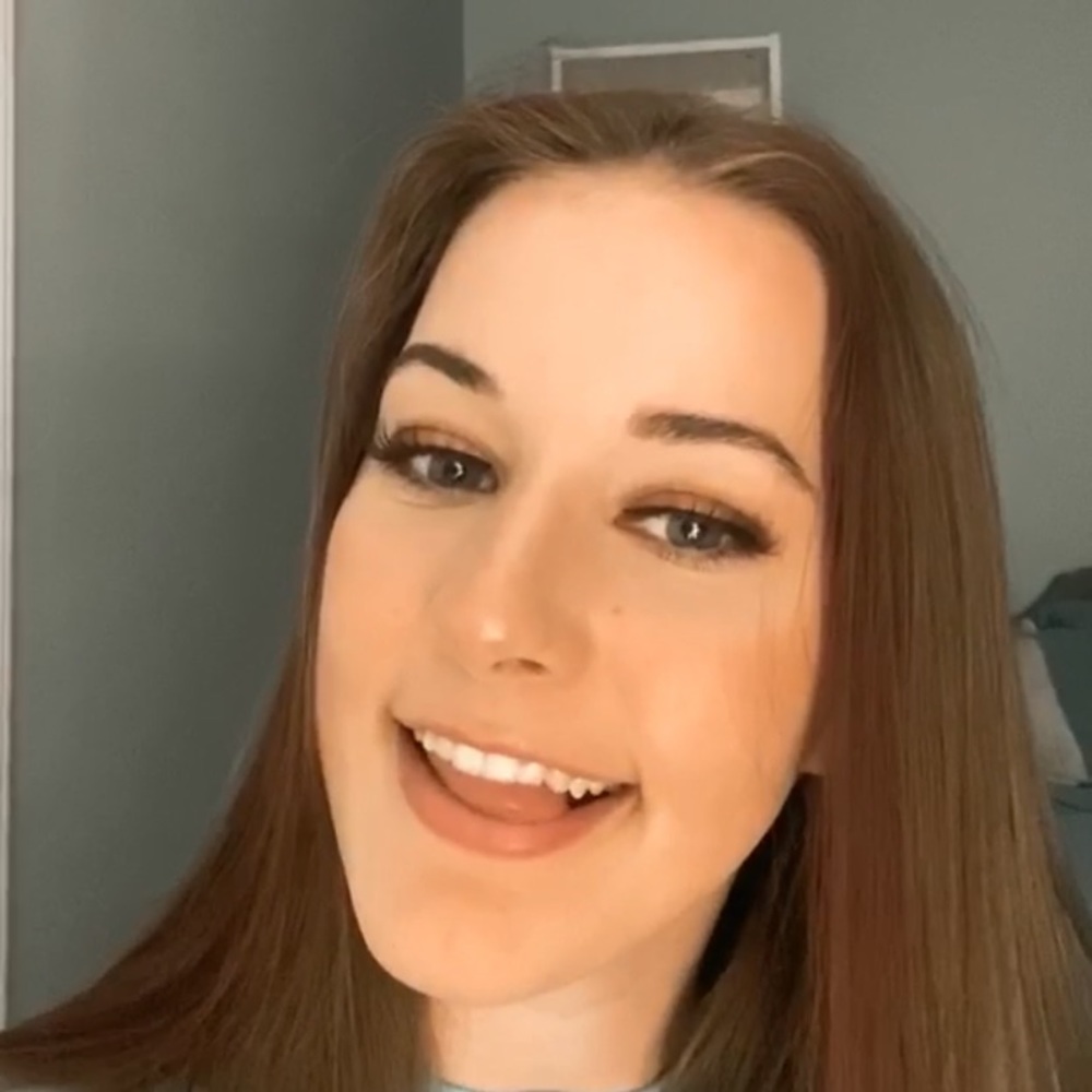 Meet your Posher, Olivia